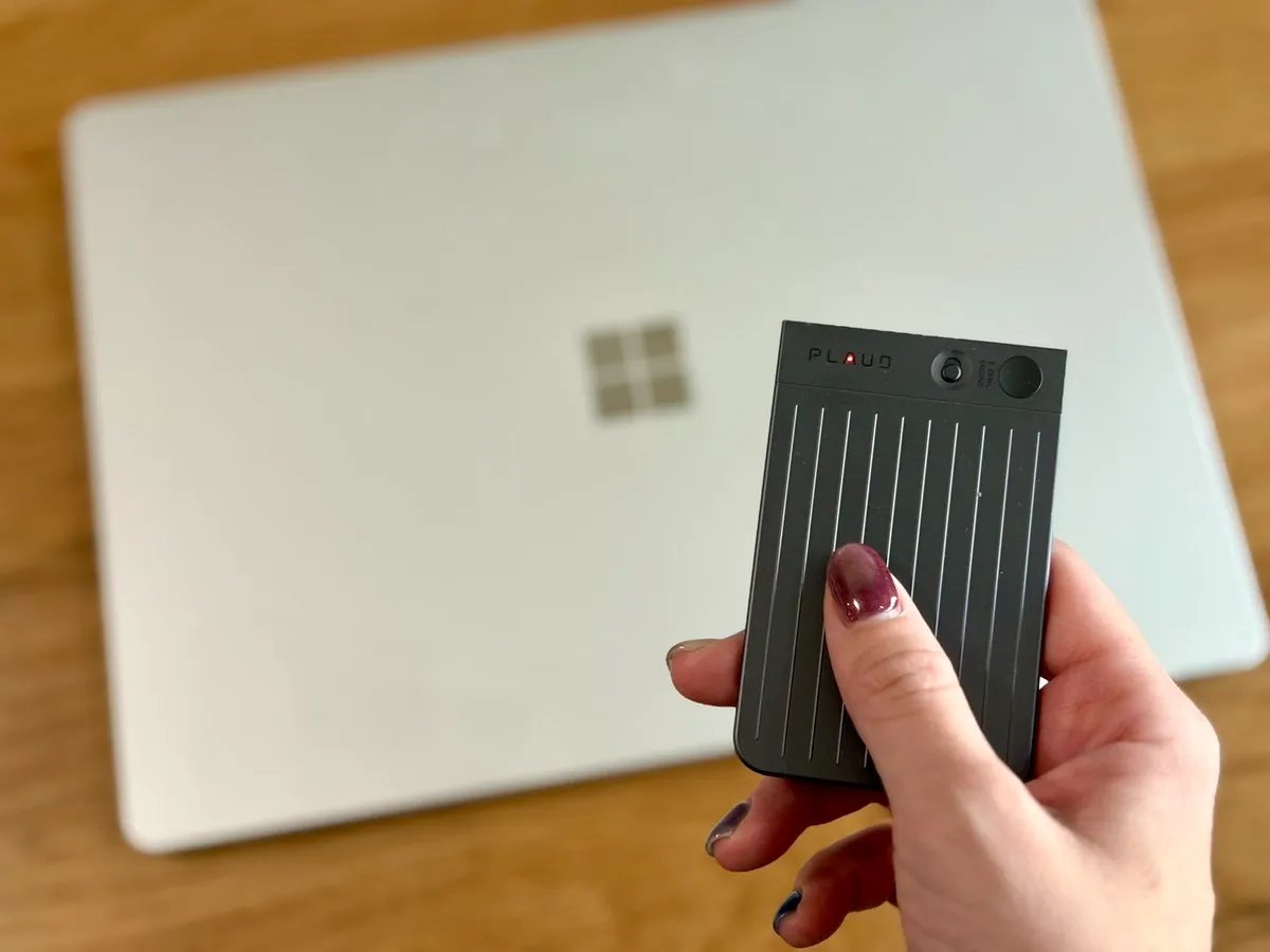 PLAUD NOTEアプリがリアルタイムで文字起こししているスクリーンショット